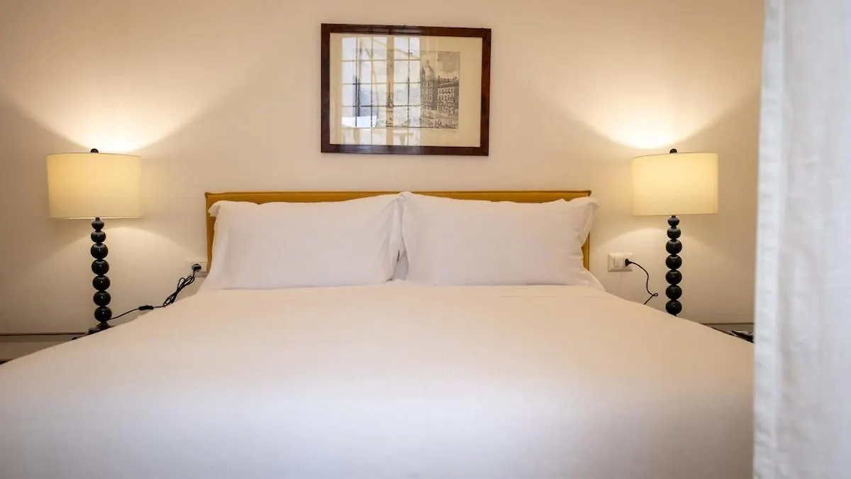 Domus Pietra In The Heart Of Rome Apartment