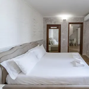 Appartamento - 2° Floor, Roma
